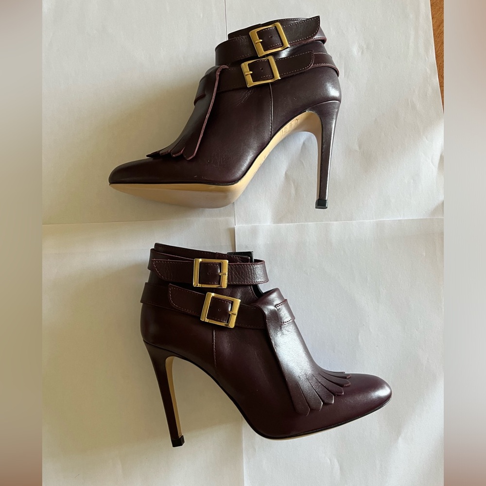 Burgandy leather booties nwot